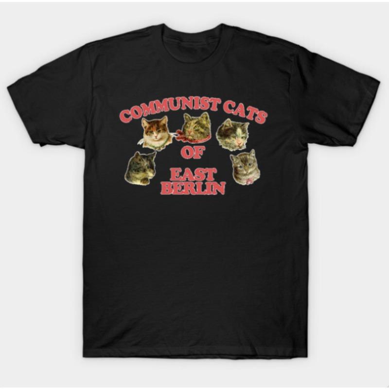 Kommunistische Katzen von Ost-Berlin Grafikdruck T-Shirt Retro Sozialistisches Design mit Sechs Lustigen Katzen Gesichtern Roter Text Schwarzes Shirt 4XL