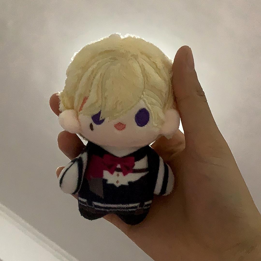 10cm Anime Genshin Impact Lyney Plüschtier Stoffpuppe Spielzeug Lyney Plüsch Rucksack Anhänger Schlüsselanhänger Kawaii Puppe Geburtstags-Weihnachtsgeschenke