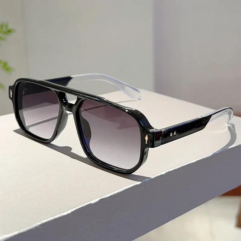 Vintage Herren Quadratische Sonnenbrille mit Doppelsteg Mode Grün Ozean Gläser UV400 Brillen Damen Trendnieten Sonnenbrille