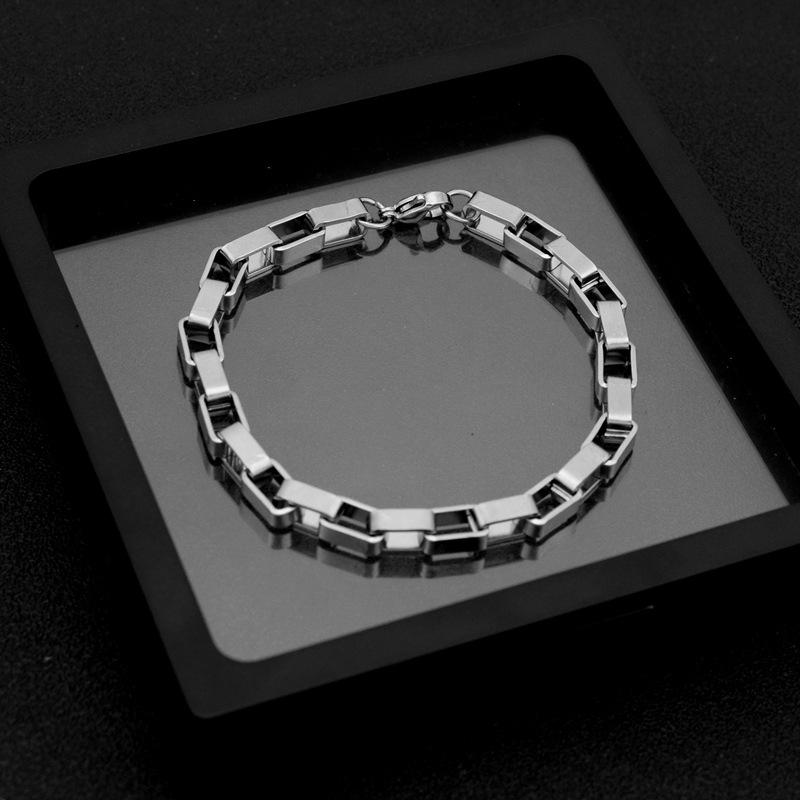 Personalisiertes Titanstahlarmband für Jungen: Stilvolle, langlebige Königskette - Trendiges Unisex-Design, das nicht verblasst