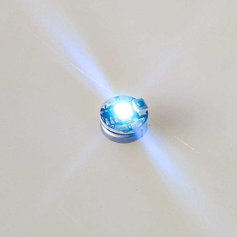 1 Stück Drahtloses LED-Modelllicht mit Batterien Druckknopf-Stil Miniatur-LED-Lampe für DIY-Modellbau Roboter/Autos/Hausdeko hellblaue