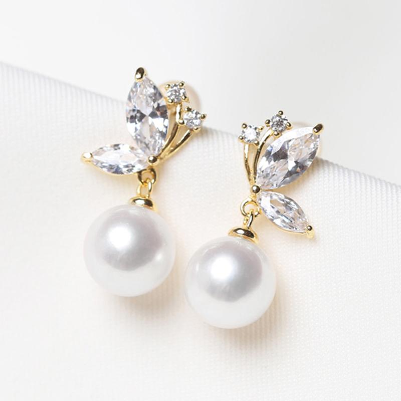 Huitan Exquisite Tropfenohrringe mit Imitationsperlen und Markise-Zirkonia, goldfarbenes Ohrzubehör für Damen, modischer vielseitiger Schmuck beige