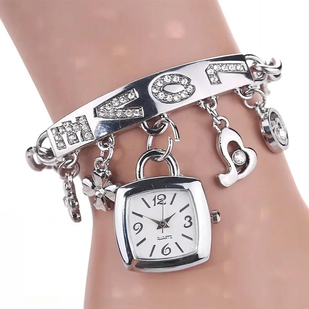 Damen Uhren mit Buchstaben Strass Inlay Kette Armband Blume Anhänger Armbanduhr Damen Kleid Uhren Geschenk Zegarek Damski silber