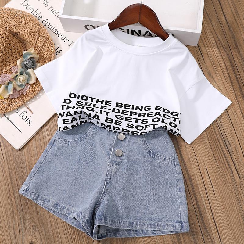 2PCS Kinder Kleidung Set Frühling Sommer Mädchen Anzüge Hohe Taille Denim Shorts Druck Brief Nahen Sleeve Tops Kleidung Set 110 weiß