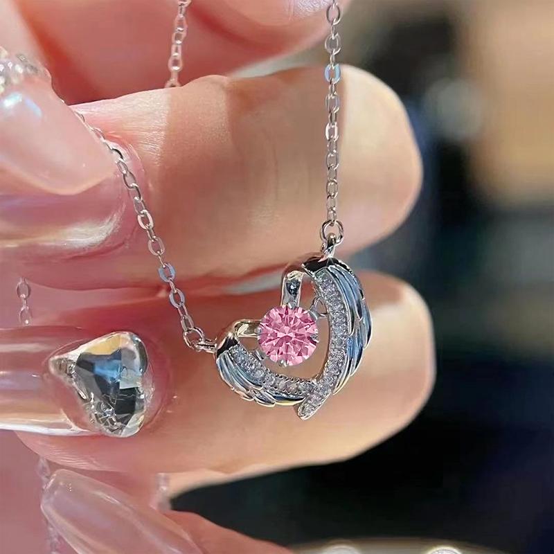 Huitan Engelsflügel Schlagendes Herz Halskette Dame Süße Liebes-Schmuck Helle Runde Zirkonia Anhänger Accessoires für Hochzeitsfeier