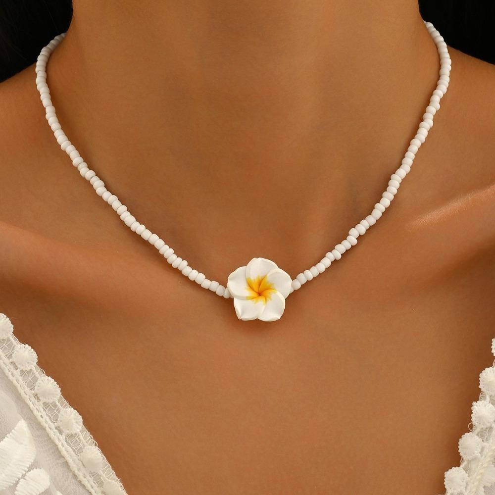 Elegante Bunte Böhmische Halskette Blume Süße Blume Blumenkettenhalskette Perlen Reiskornperlen Halskette Damenschmuck weiß