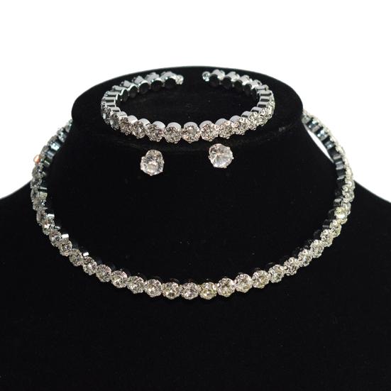 Attraktives Hochzeits-Schmuckset, exquisite Handwerkskunst, weibliche Anziehsachen