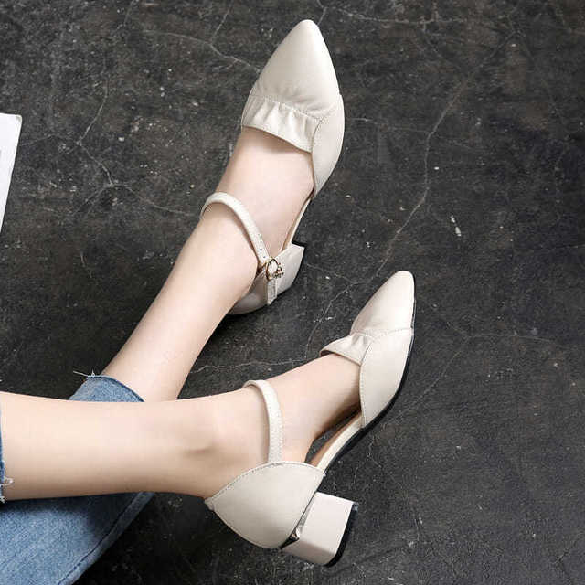 Damenschuhe aus weichem Leder, mittelhoher Absatz, Sommersandalen, spitze Zehenpartie, Knöchelriemen mit Schnalle, Damenschuhe, grün, Direktversand 35 beige