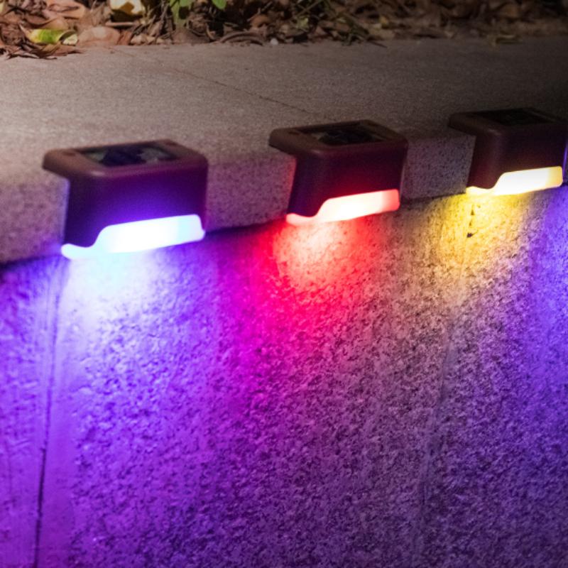 1 Stück Solarenergie im Freien lichtempfindliche Leiterlampe Außenhof Kanal Leitplanke dekorative Lampe Weihnachtsbeleuchtung Landschaftslampe Stufenlampe brown shell-RGB 1PC