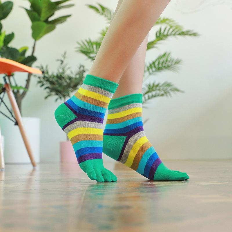 Damen Fünf-Zehen-Socken, Gestreifte lange Socken aus Baumwollgarn, Mid-calf, Ganzjahres-Damen Socken mit hohem Bund, Lassen Frauen schlanker aussehen 1 pair grün