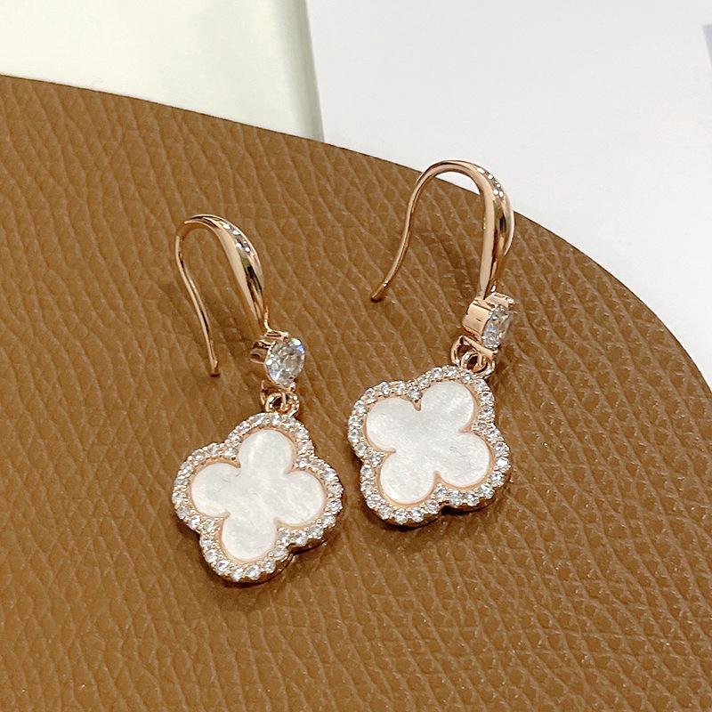 Einfache Vierblättriges Kleeblatt Ohrringe Senior Sinn Für Luxus Glänzende Ohrringe Neue Flut Temperament Mode frauen Ohrringe
