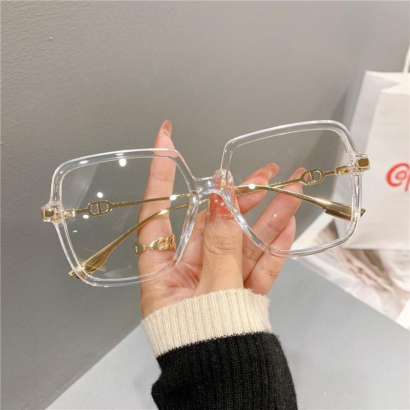 Stilvolle quadratische Brille mit großem Rahmen Klassischer Stil Damen Lichtblockierender Metallrahmen Brille Stilvolle Optische Sehhilfe Digitale Geräte Brille
