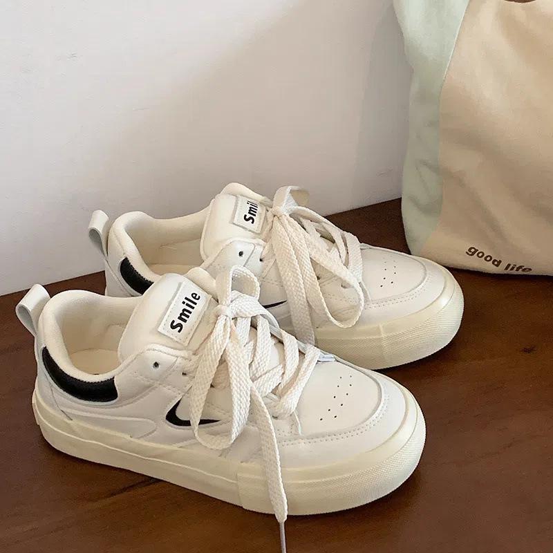 Frühling Leder Retro Red Board Schuhe frauen Neue Hong Kong Stil Vielseitige Weiße Schuhe Sport und Freizeit Schuhe 40 schwarz