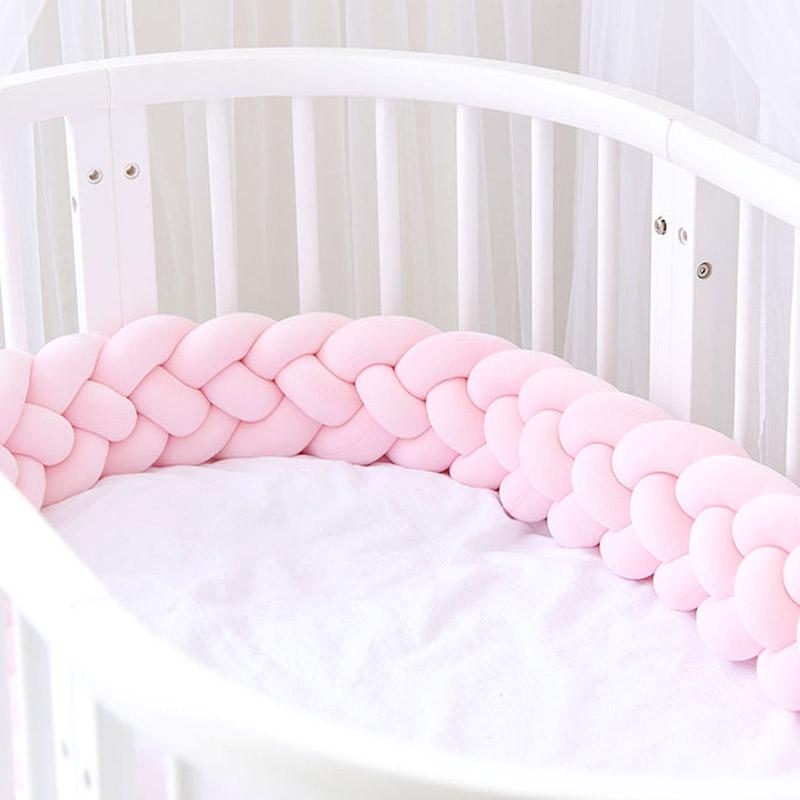 4 Stränge weiches Knotenkissen, dekorative Babybettwäsche, geflochtenes Kinderbett, Sicherheits-Antikollisions-Stoßstangenkissen 2.2 m rosa