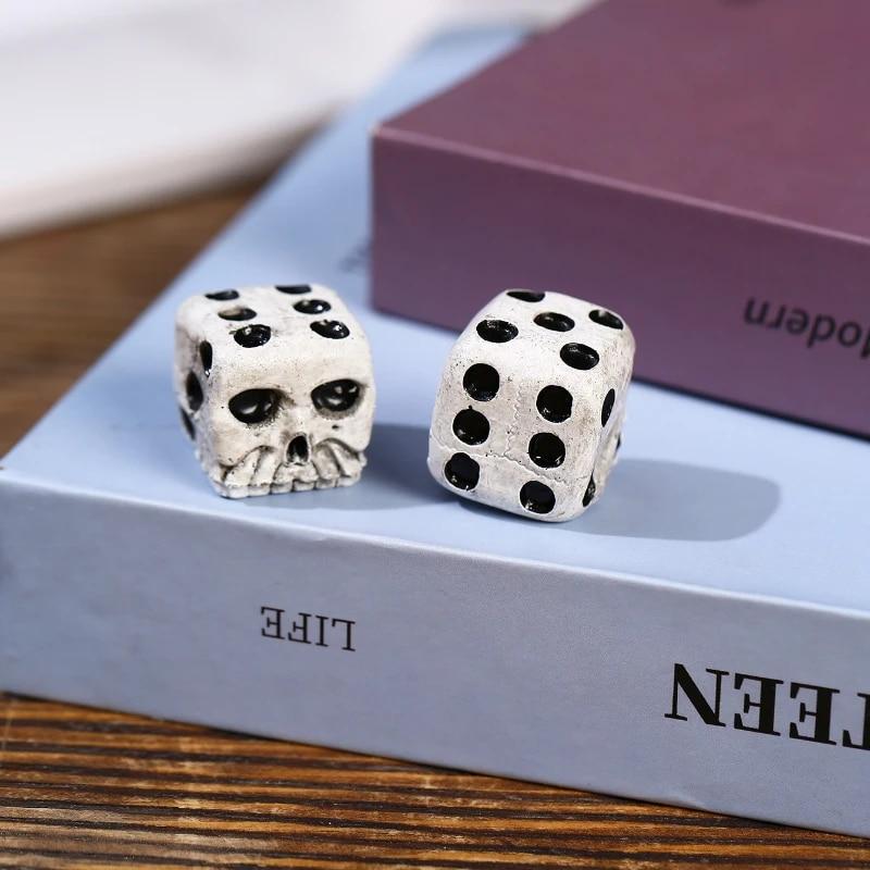 1 Stück 16 mm 6 Gesichter sechsseitiger Totenkopf aus Kunstharz, D6-Punkt-Würfel-Set, schwarz, weißer Punkt für DND, TRPG, RPG, Tischspiel, Brettspiele, Halloween