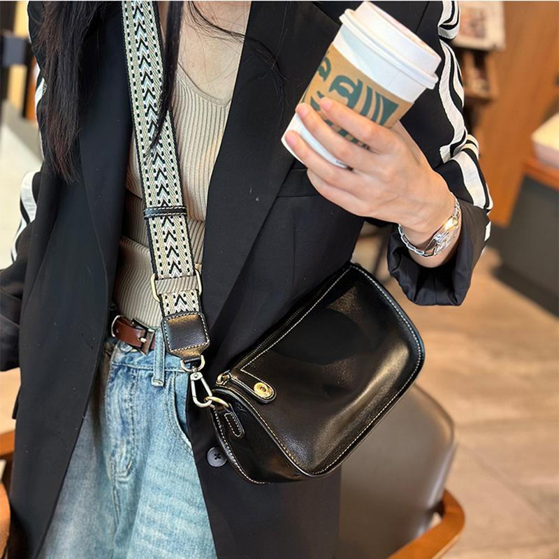 Echtes Leder Knödel Tasche für Damen Neue kleine Tasche für Pendler Retro Achseltasche für Damen High-End-Tasche für Damen Schräge Straddle Tasche