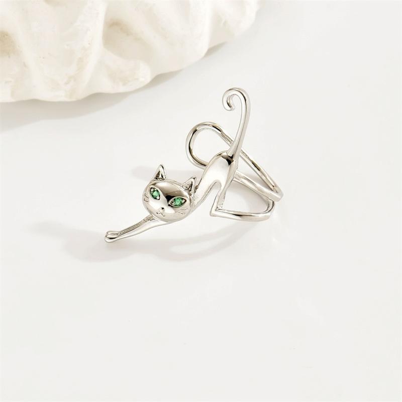 1 Stück Lustiger Kletterkatzen-Clip-Ohrring für Frauen Niedlicher Tier-Grünaugen-Kätzchen-Frosch Ohne Piercing Earbone-Ohrring Party-Schmuck