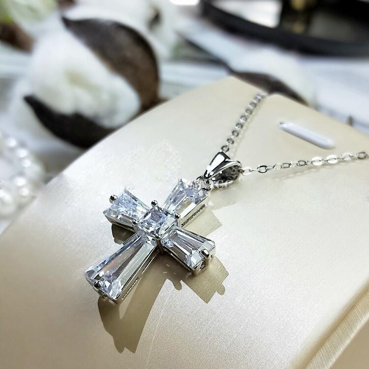Anhänger Halskette für Damen Zirkon Anhänger Koreanischer Stil Kristallklar Kreuz Halskette Anhänger Halskette gray