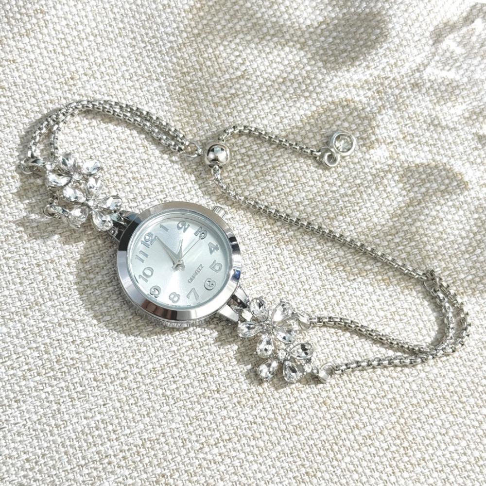 Blumenquarz Armbanduhr Damen Armbanduhr Strass-Quarzuhr Tägliche Nutzung silber