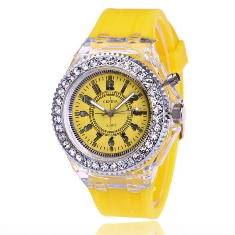 Neue Quarzuhr Armbanduhr Frauen Uhr Wasserdichte Uhr Mode Uhr Uhr Sport Uhr Kristall Uhr gelb