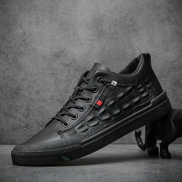 Schuhe Herren Neue Vielseitige Schuhe Weiß Herren Vulkanisierte Schuhe Lässige Board Schuhe Slipper Flache Schuhe Sommer Atmungsaktive Lederschuhe 42 schwarz