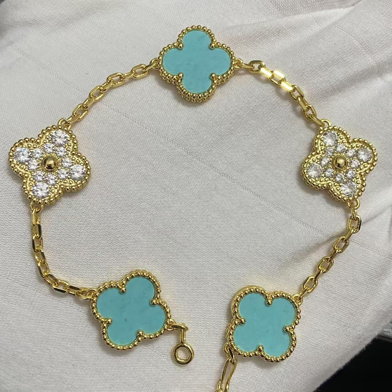 Neue Version Vierblättriges Kleeblatt Fünf-Blüten-Armband Natürlicher Roter Achat Weißes Perlmutt-Armband Damen Laser-Armband V Gold gray