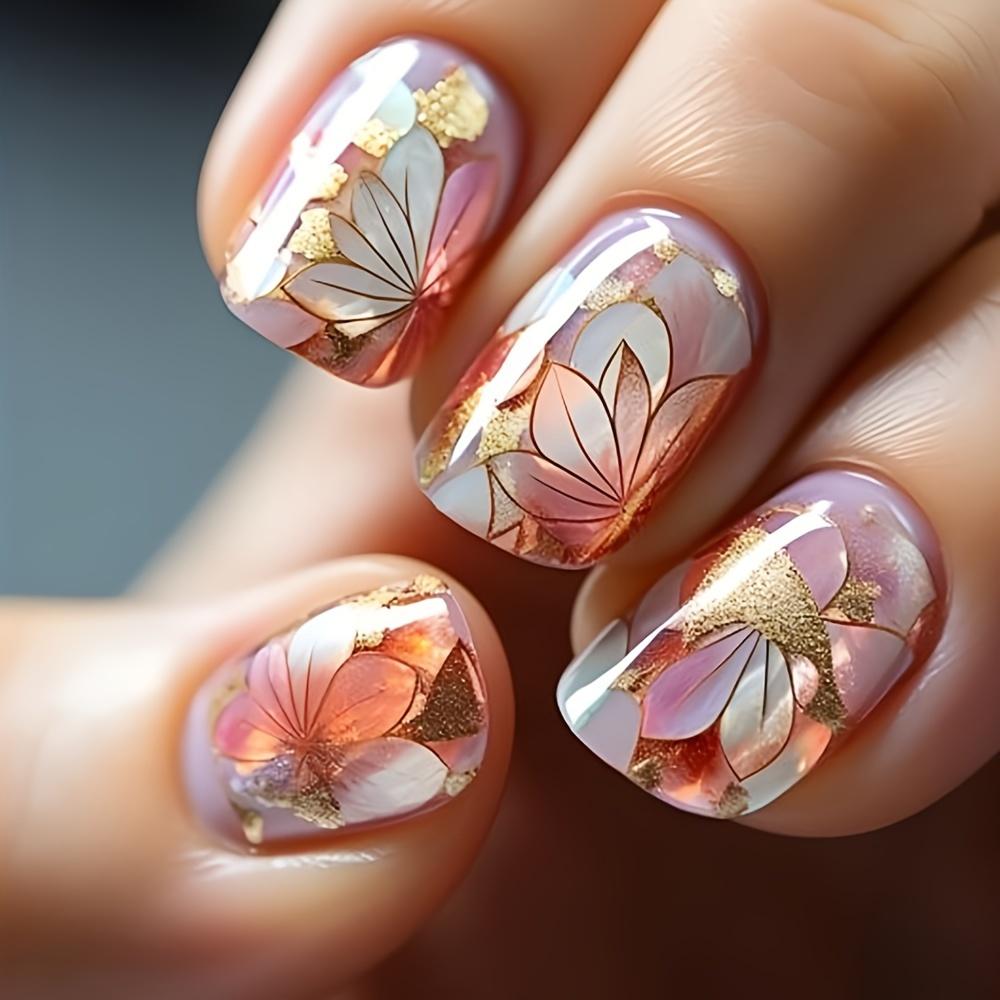 24 Stück wiederverwendbare, glänzende, quadratische, kurze Aufklebenägel mit rosa Blumenmuster und goldenen Glitzer-Highlights für Damen – Künstliche Fingernägel-Set