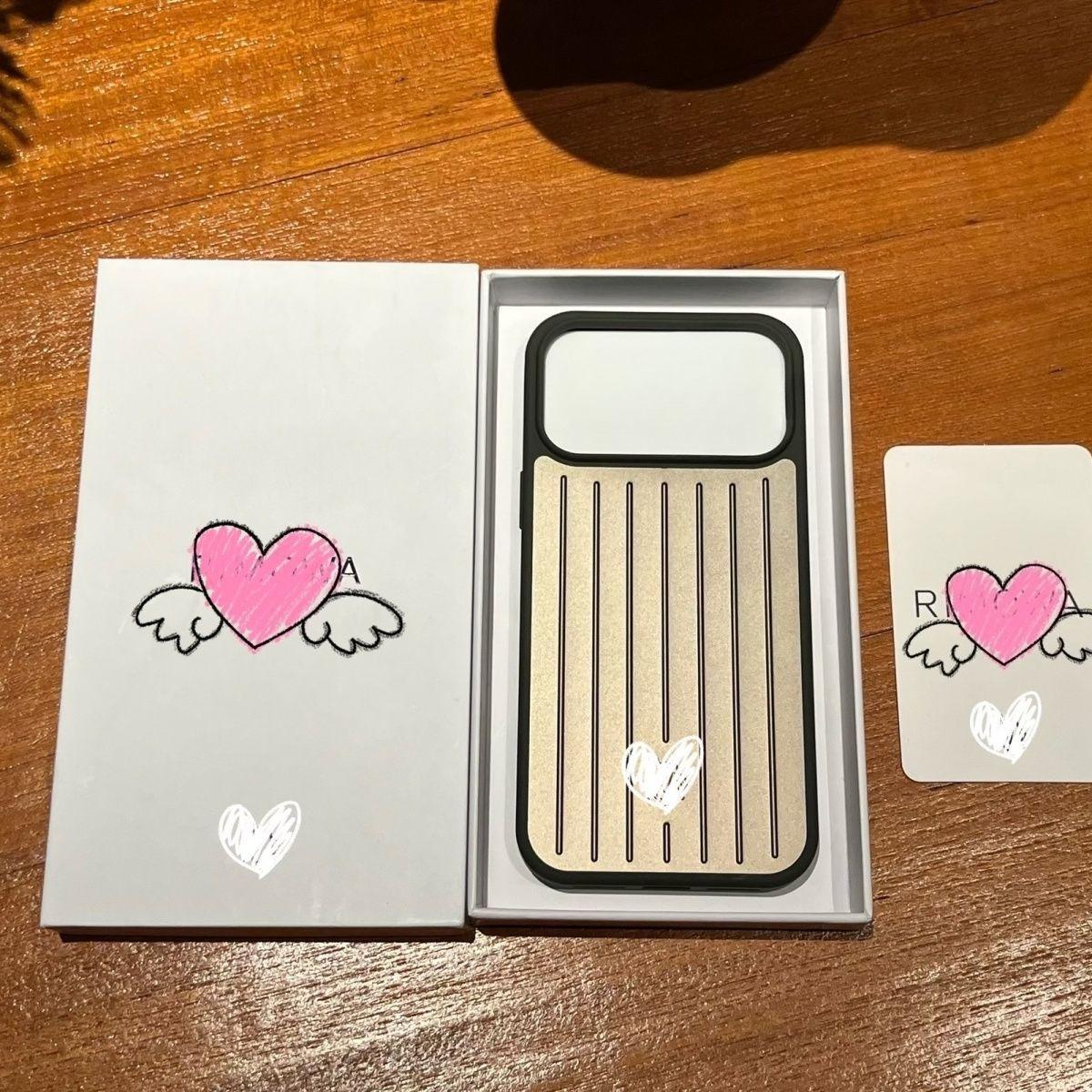 Luxus Originale Aluminiumlegierung Mit Einer Geschenkbox Handyhülle Für iPhone 17 Pro Max 16 15 14 13 Für RIMOWA 3D Wellenstreifen Business Gepäckabdeckung iPhone 15 Pro braun