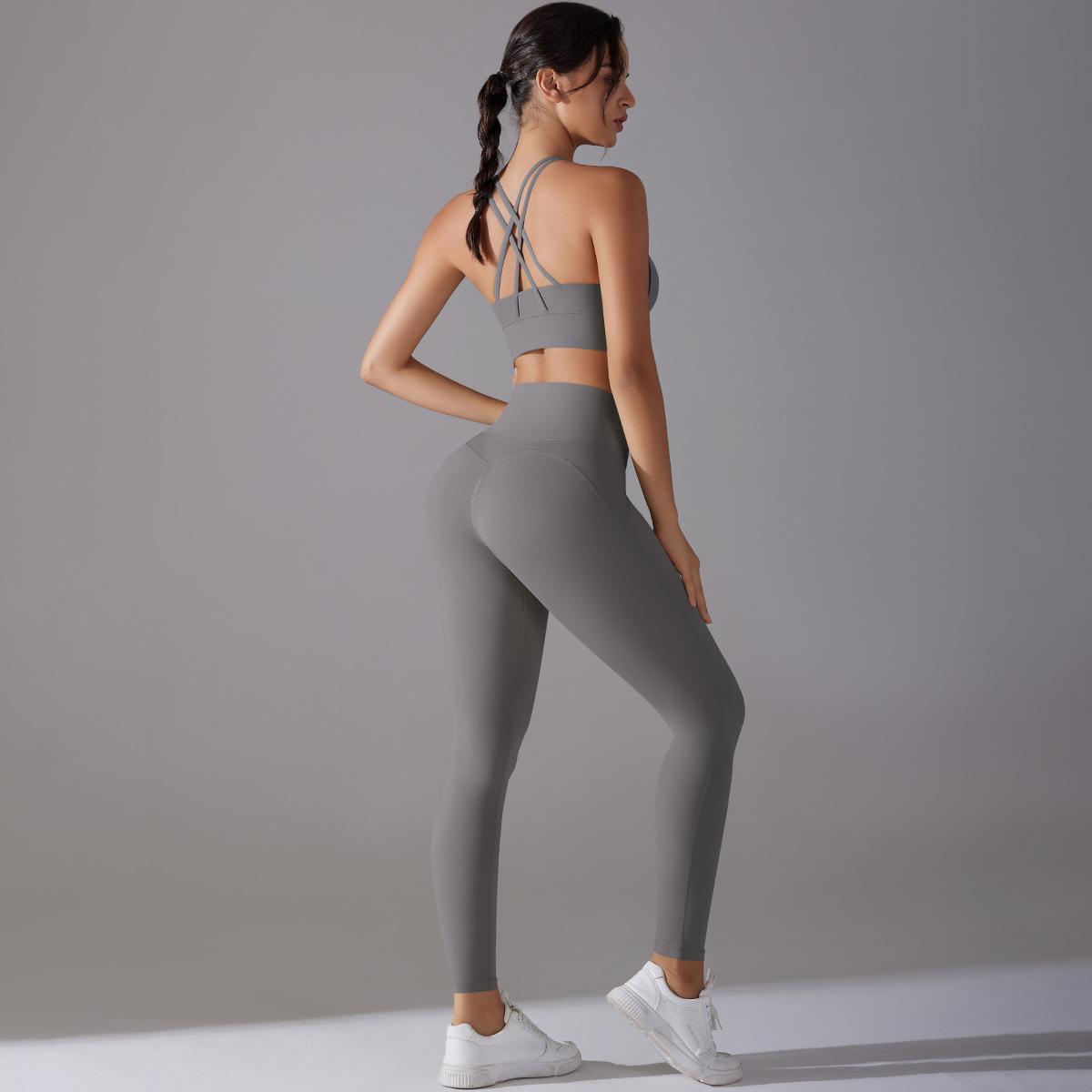 Nacktes eng anliegendes Yoga-Anzug-Set, Crossback Beauty Schnelltrocknendes Sportbekleidungs-Set, Hochtailliertes und Hüfthebendes Lauf-Fitness-Zweiteiler-Set für Damen L gray