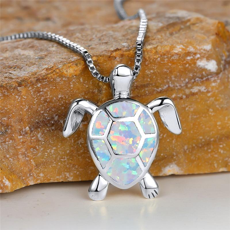Halskette mit grünem Feueropal-Stein, süße Halskette mit kleinem Schildkröten-Anhänger für Frauen, Vintage-Halskette in Goldfarbe, Hochzeitsschmuck brown