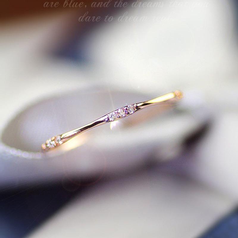 Ring aus 18 Karat Gold mit Diamanten – Frisches, trendiges Design für Damen Size 6 gold