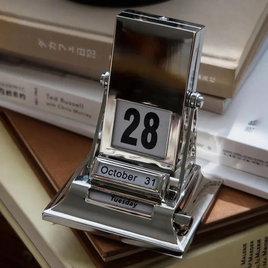 Neue einfache Desktop Home Möbel rotierenden Kalender Metall Schreibtisch Kalender kreative ewige Kalender Dekorationen Home Decor silber