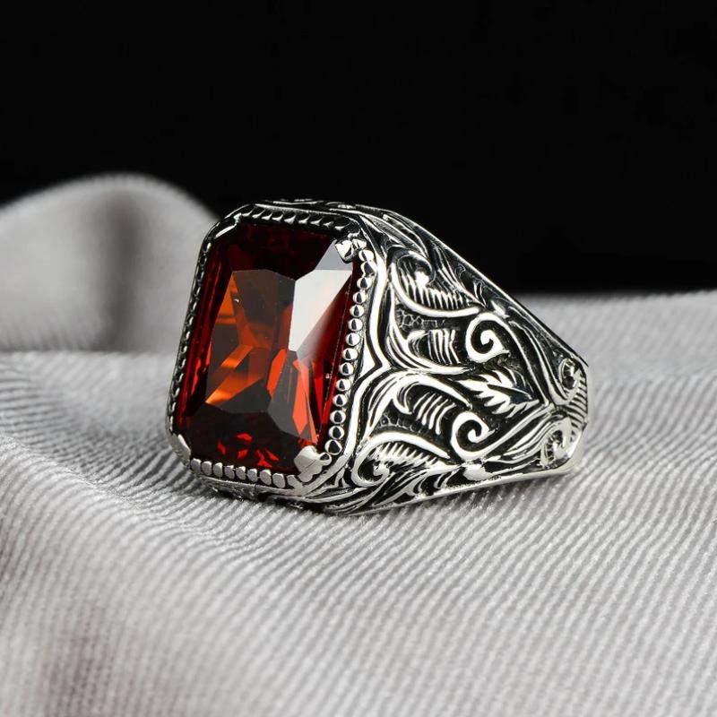 Retro Quadratische Eingelegte Rote Zirkon Ringe für Männer Personalisierte Mode Silber Farbe Metall Carving Muster Punk Ringe Zubehör 13 rot