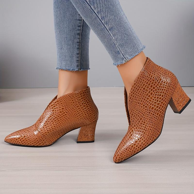 Mode Herbst/Winter 2025 Neue spitz zulaufende Mode-Stiefeletten Damen Stilettoabsatz Vielseitige Skinny Naked Boots 39