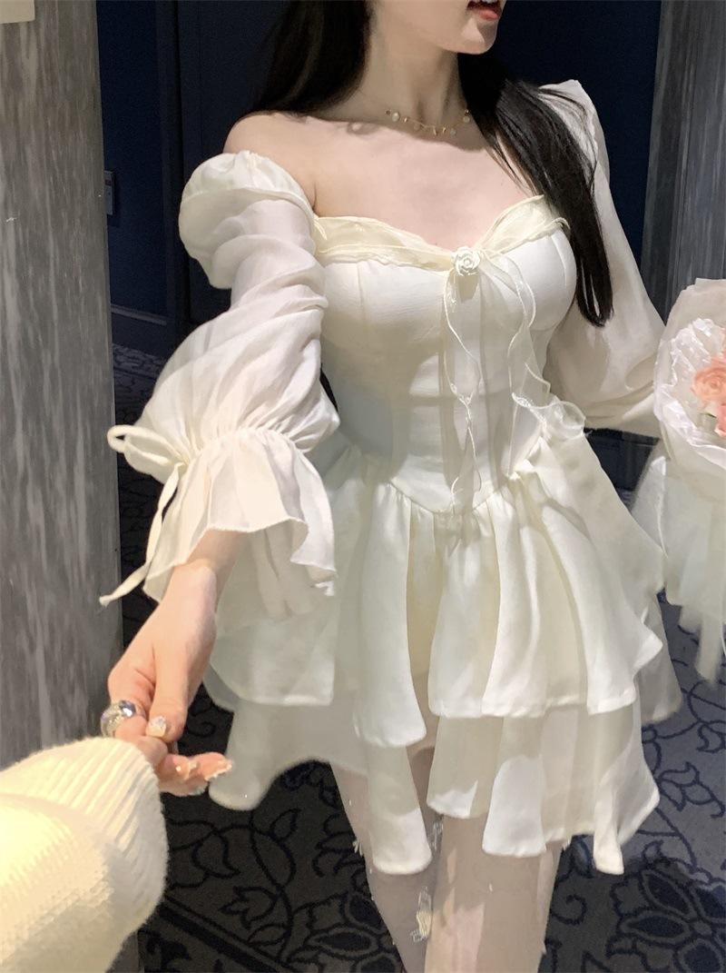 Abendkleid, Prinzessinnenrock mit Puffärmeln L beige