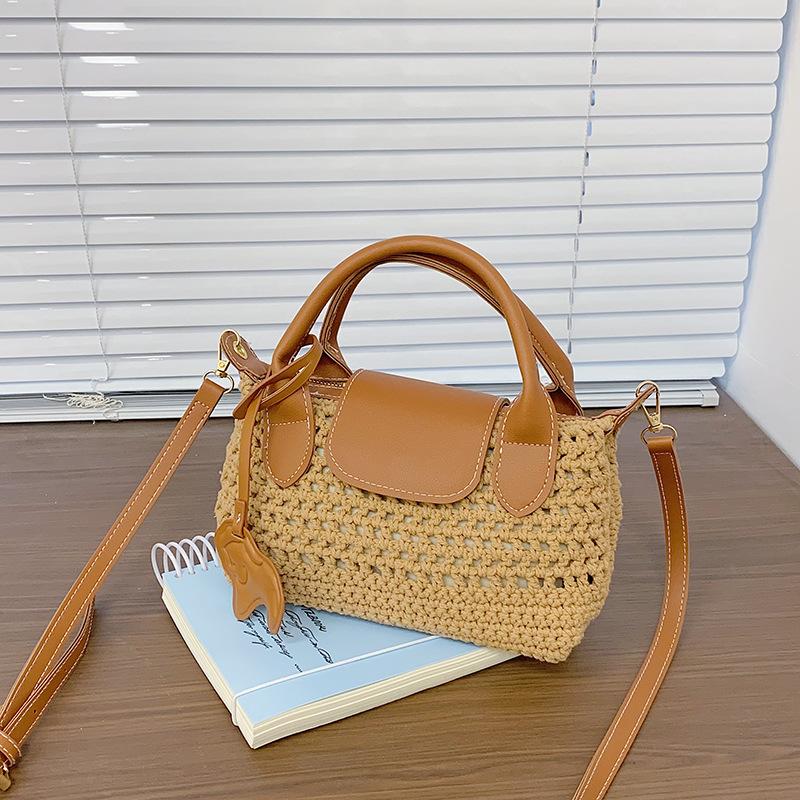 Geflochtene Taschen für Damen im Sommer Lässige Stricktaschen für einzelne Schulter Crossbody-Taschen Häkeltaschen für Sommerstrand With pendant brown