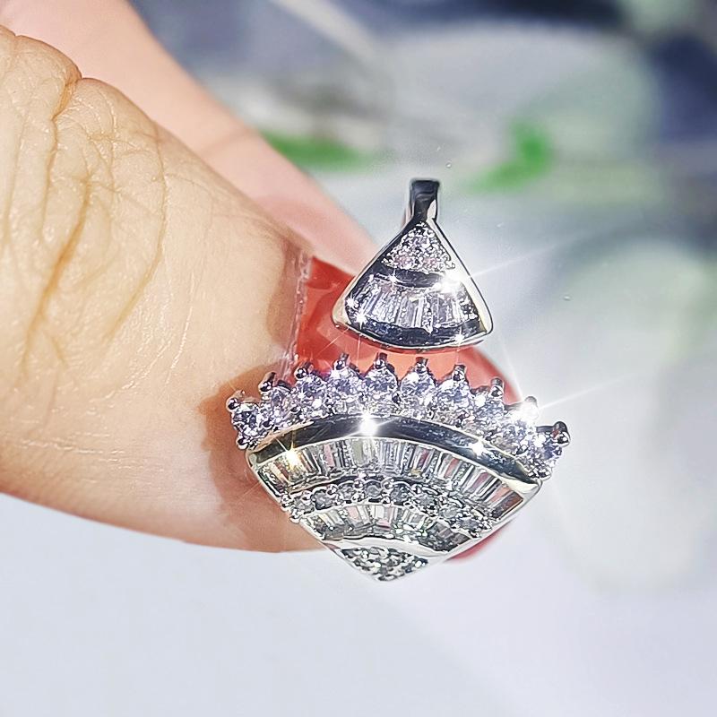 Neues Sale Schmuckset Fächerförmige Ohrringe Halskette Ring Glänzender Helles Zirkon Schmuck Set für Damen Damen Schmuck Set gray