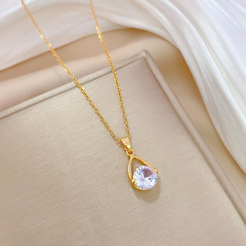 Leichter Luxus Temperament Echtes Gold Wunderschöne Wassertropfen Zirkonia Halskette Damen Vielseitige Schlüsselbein Kette Titanstahl Kette beige
