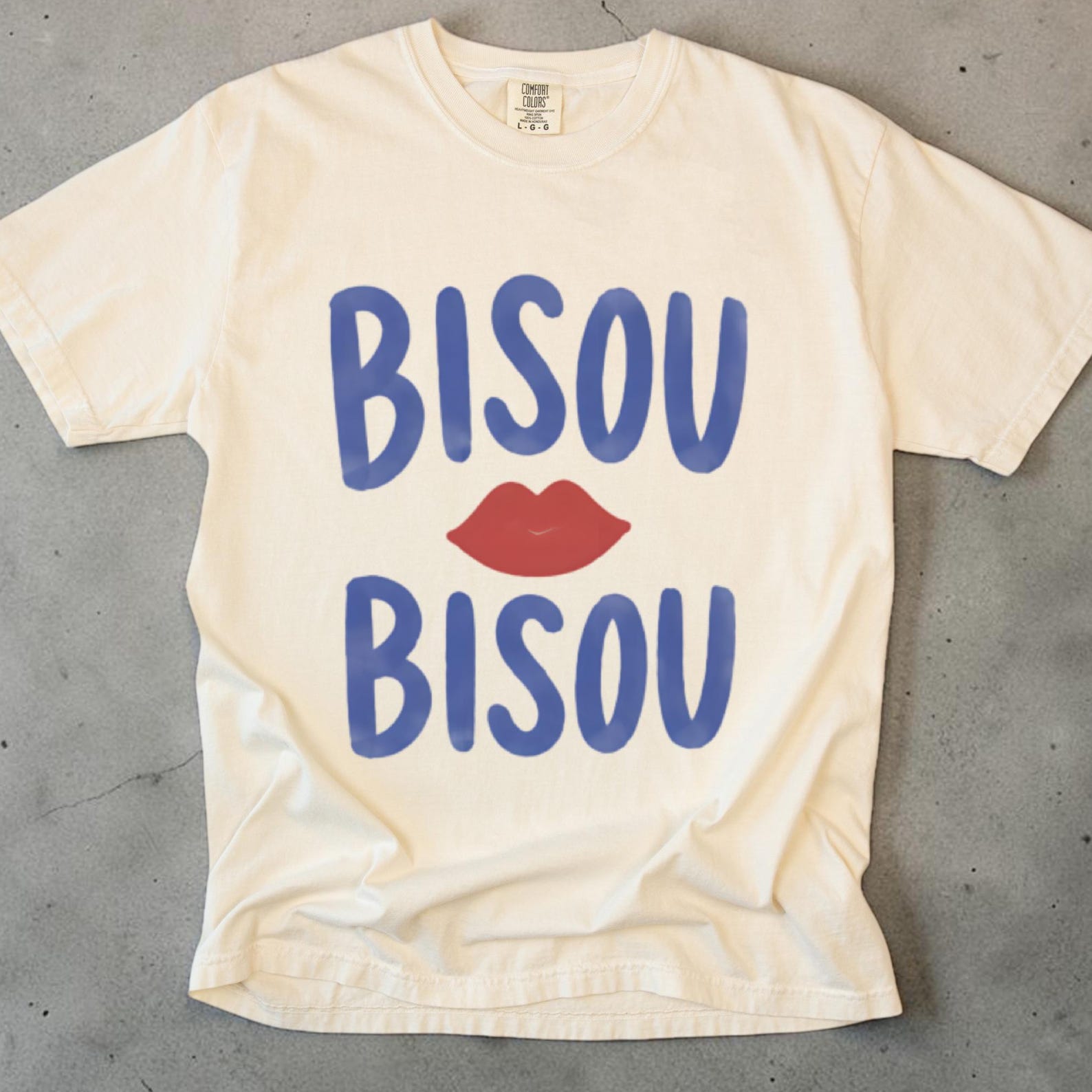 Bisou Bisou Shirt, Französischer Kuss T-Shirt, Unisex Comfort Colors, Paris Grafik-T-Shirt, Trendiges Französisches T-Shirt, Valentinstagsgeschenk für Sie, Rote Lippen T-Shirt 2XL blue