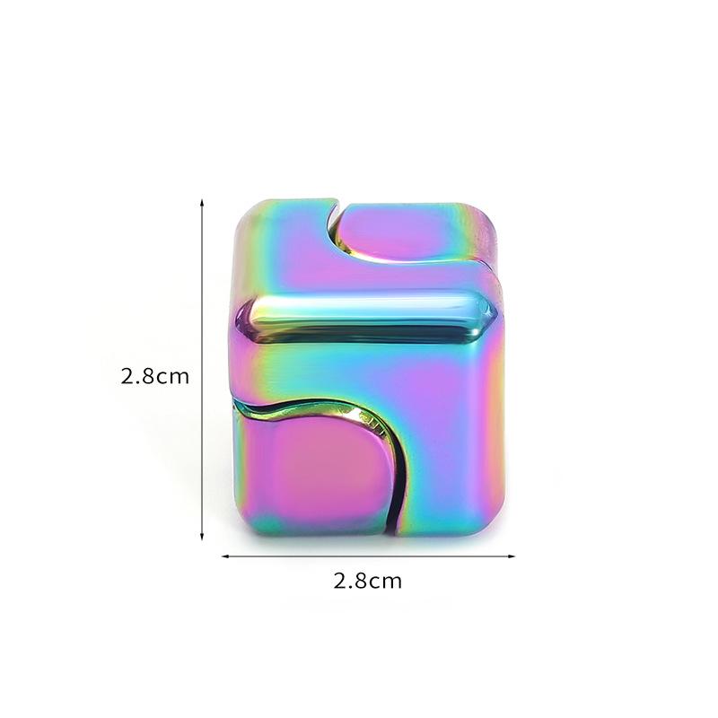 Cube Spinner 4-in-1 Dekompressions-Kreiselspielzeug Desktop Metall EDC Hand Fidgets Spinner Build Flipo Flip Geschenk für Kinder Erwachsene.