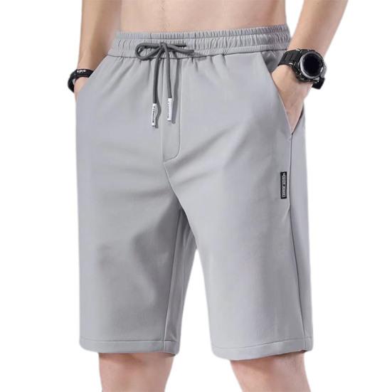 Herren Sommer Shorts Elastischer Kordelzug Taille Gerade Shorts mit weitem Bein Taschen Design Eisseide Einfarbig Sport Shorts L licht grau