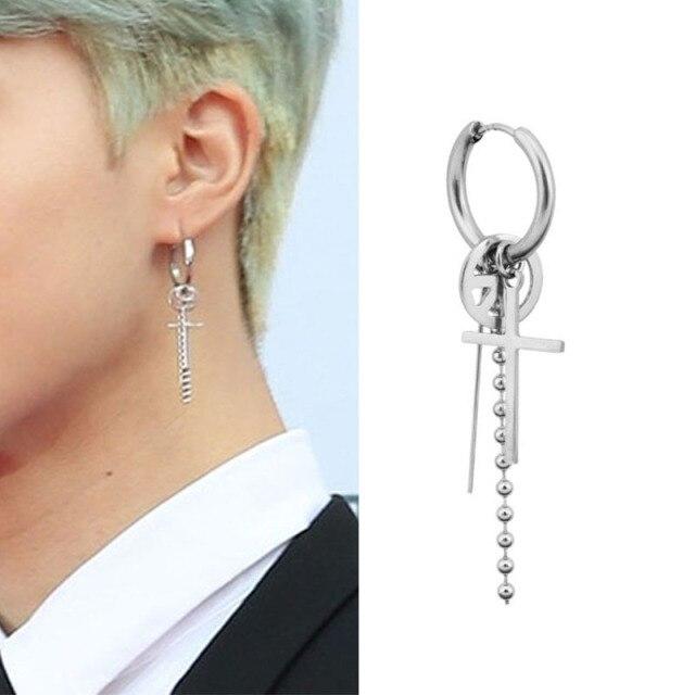 1 Stück Herren Punk Ohrringe Kpop Koreanisch Edelstahl Stecker Ohrringe Mond Feder Kreuz Anhänger Rock Jungs Hip Hop Unisex Ohrklemme beige