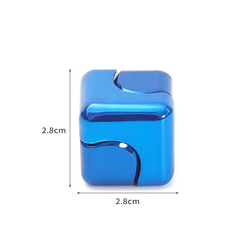 Cube Spinner 4-in-1 Dekompressions-Kreiselspielzeug Desktop Metall EDC Hand Fidgets Spinner Build Flipo Flip Geschenk für Kinder Erwachsene.