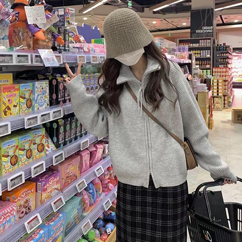 Gestrickte Strickjacke Pullover weiblich Frühling und Herbst Revers Reißverschluss Pullover Langarm solide Frauen ausländische Oberbekleidung Strickjacke weiblich One Size graue