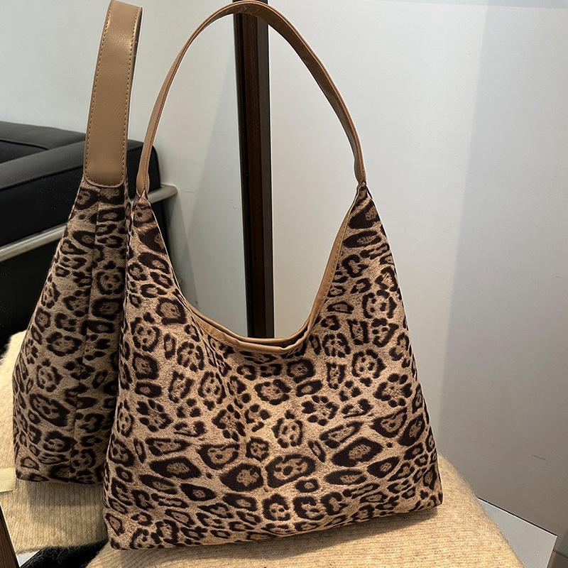 Große Kapazität Leopardenmuster Tasche für Frauen im Herbst Neue Mode Unterarm Tasche für Frauen Ins Leopardenmuster Pendler Einkaufstasche für Frauen