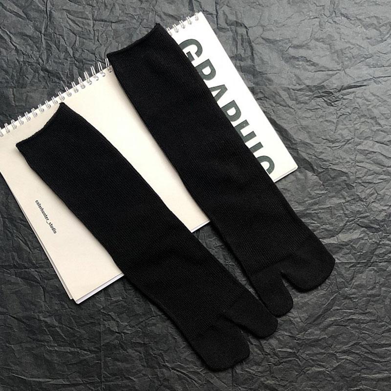 Gekämmte Baumwolle Split Toe Socken Unisex Einfache bequeme Zweizehensocken Japanische Harajuku Herren Damen Tabi Socken schwarz