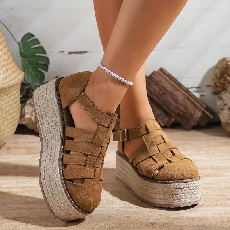 Mode Damen Schuhe 2025 Neue Geschlossene Zehen Damen Sandalen Mode Schnallenriemen Lässige Sommer Übergröße Retro Rom Plateau Sandalenzapatos 38 braun