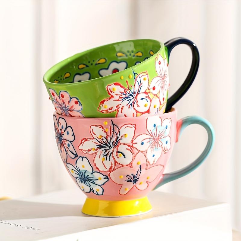 2 Stück Blumen Keramiktassen Set 430ml/14.13oz, Französischer Landhausstil mit lebhaften Blumen, Schmetterlingen, Wiederverwendbar, Mikrowellengeeignet, für heiße & kalte Getränke,