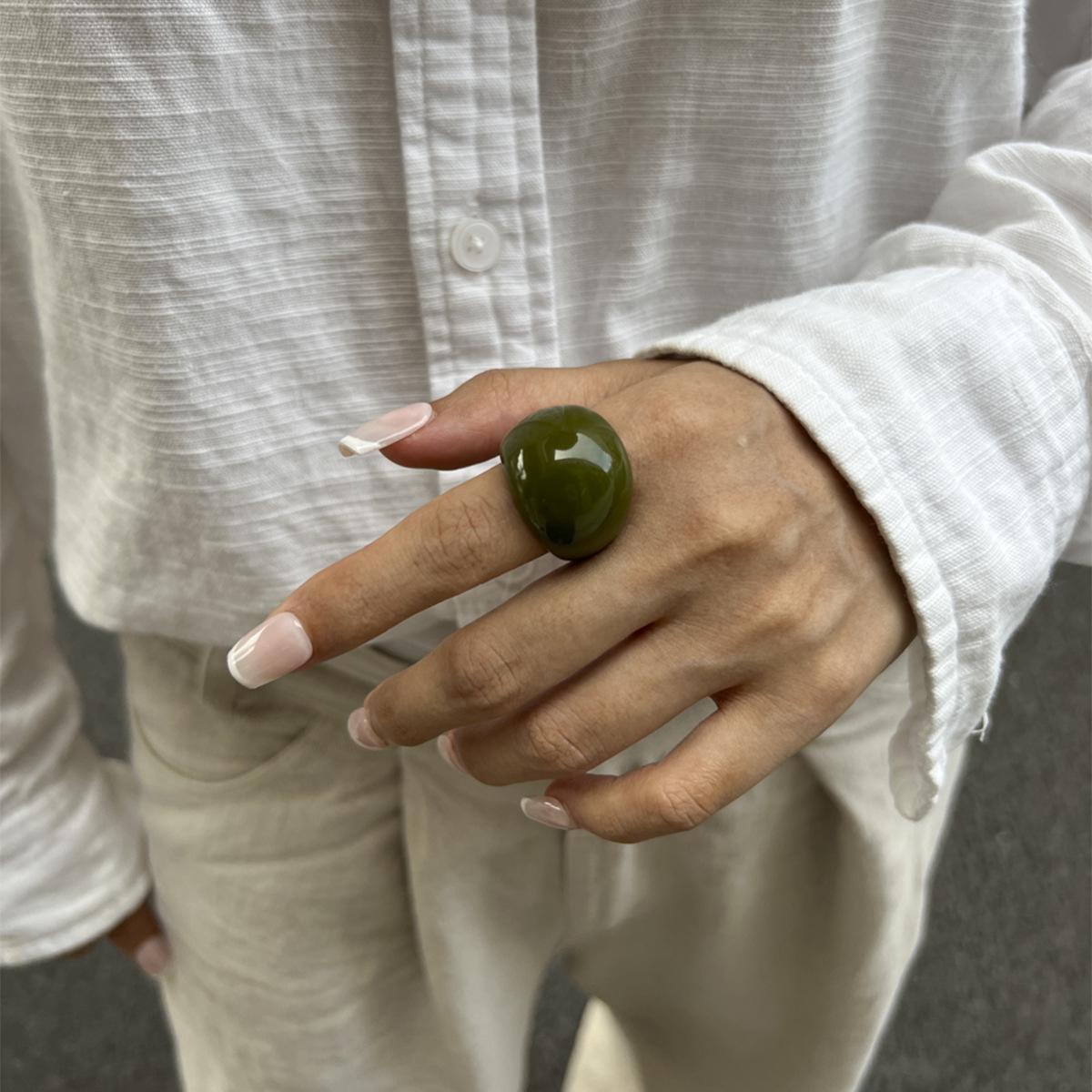 Koreanische Schlichte Transparente Farbe Harzringe Nische Retro Gestapelt Gebogen Acryl Geometrisch Oval Breit Ring Charm Trendiger Unregelmäßiger Modeschmuck