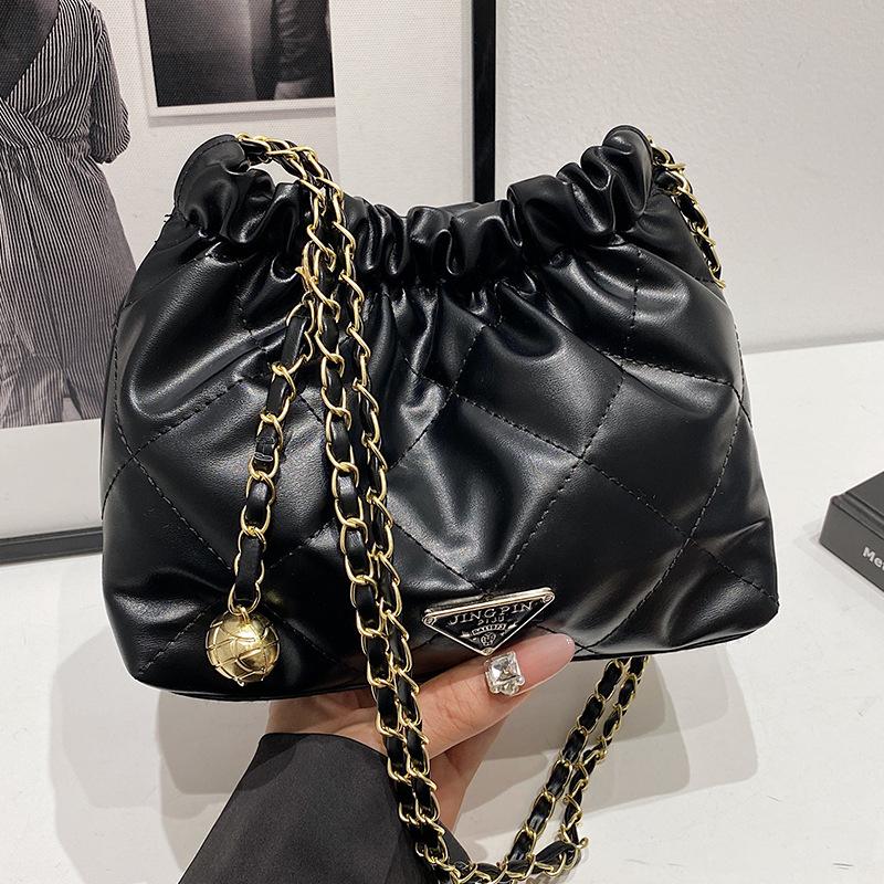 Bucket Bag mit Kette, neue modische und vielseitige Umhängetasche für Damen, Ins High-End-Schultertasche mit Kette black